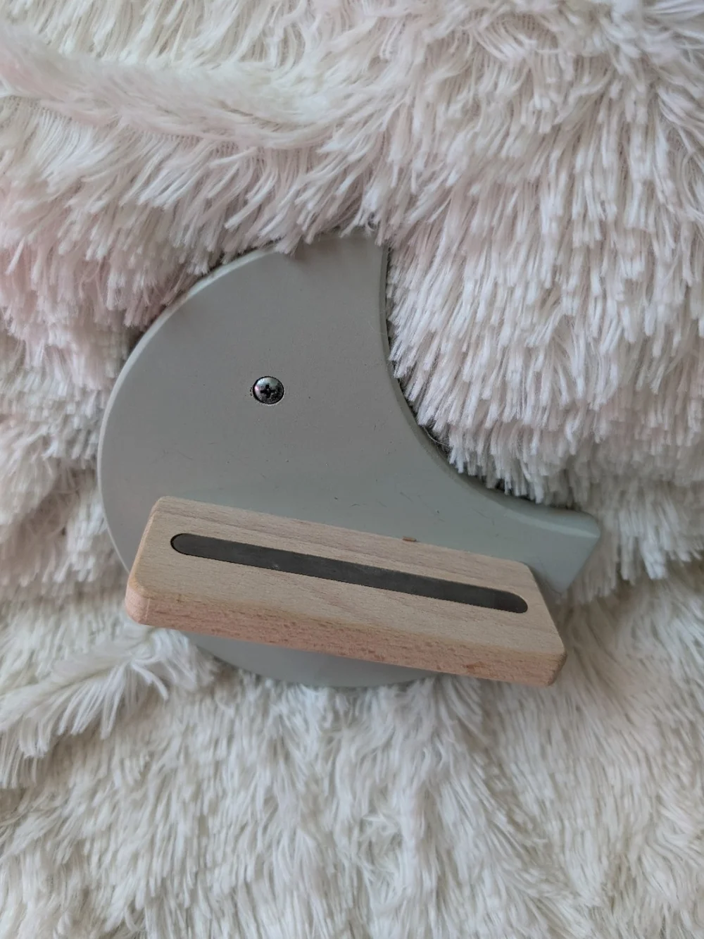 Light Gray Crescent Moon Magnetic Tonie Holder Shelf 6